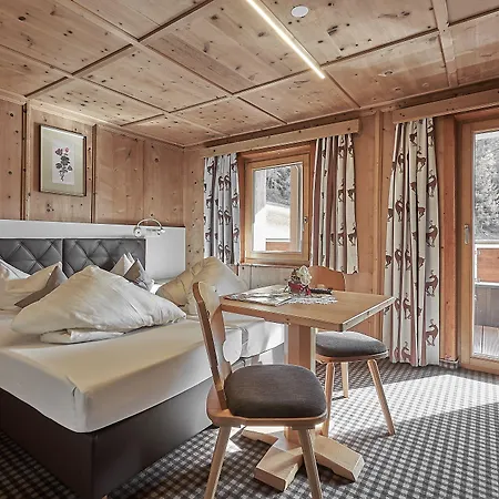 Garni Schoenblick 호텔 3*