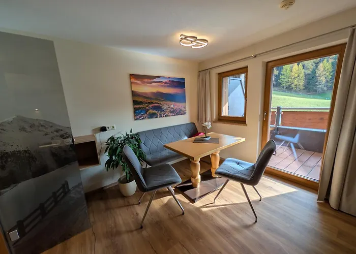 Hotel Garni Schoenblick 3*