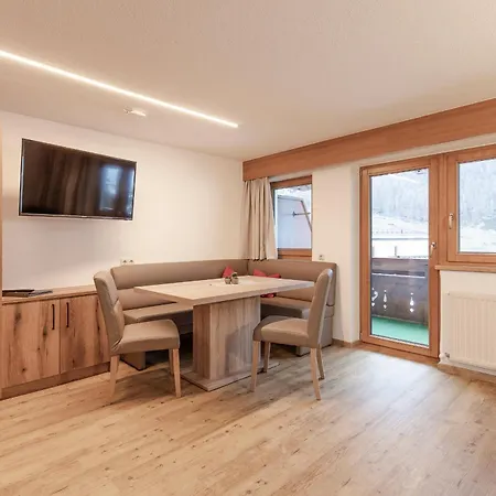 מלון Garni Schoenblick