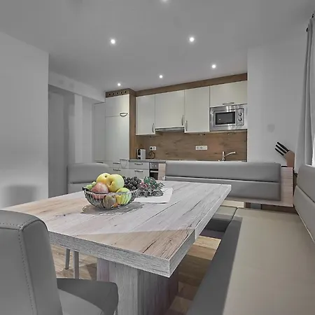 ホテル Garni Schoenblick ゼルデン