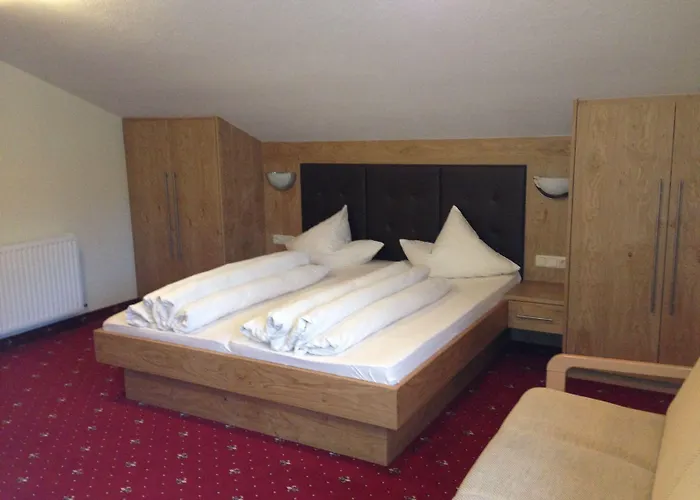 Отель Garni Schoenblick