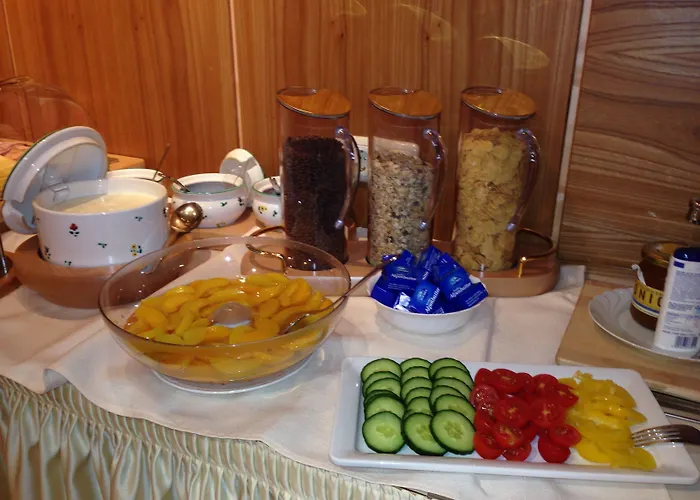 فندق Garni Schoenblick 3*