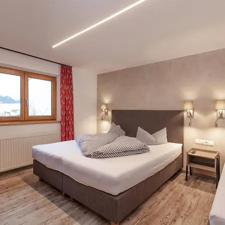 Hotel Garni Schoenblick 3*