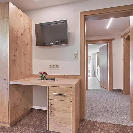 Hotel Garni Schoenblick 3*